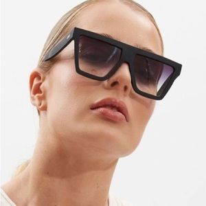 SALE! OTRA Rae shield Sunnies * read